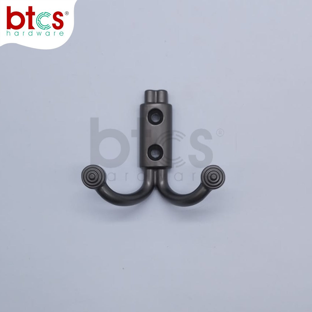 color variated hook
