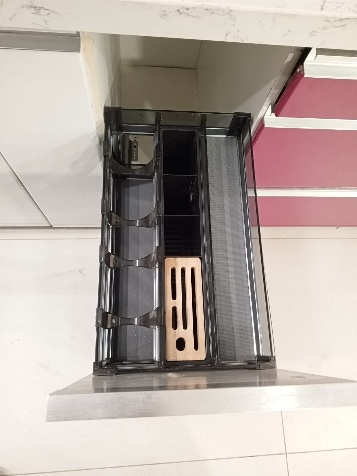 Glass Storage Pull-out Spics Rack