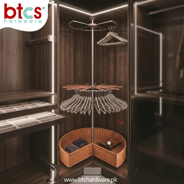 3-Layers rotating clothes hanger corner